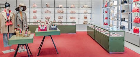 gucci ottawa on|Gucci Toronto premium outlets.